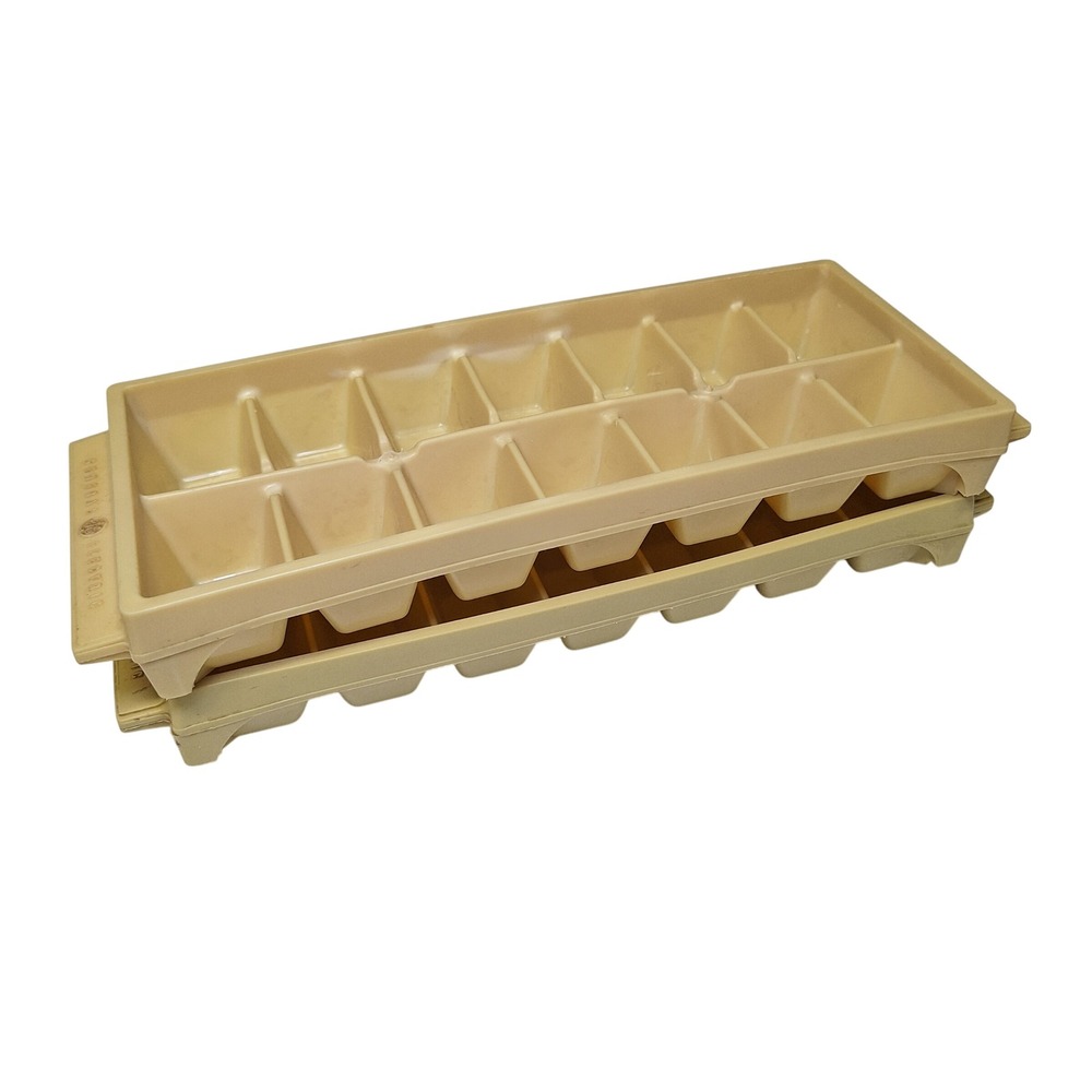 Vintage General Electric Beige Plastic Ice Cube Tray Set Freezer 32 Cubes‎ GE
